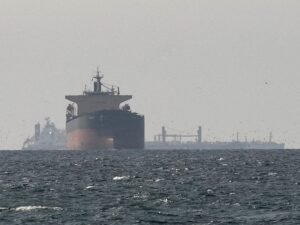 Estados Unidos reimpone el bloqueo naval al estrecho de Ormuz y lanza una nueva ola de bombardeos sobre Irán