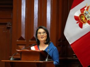 Keiko Fujimori juró como presidenta y gobernará Perú hasta el 2031