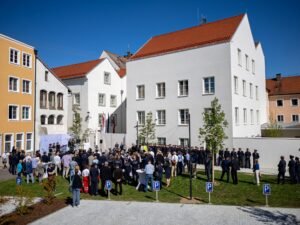 La casa natal de Hitler en Austria reabre como comisaría para frenar las peregrinaciones de nazis