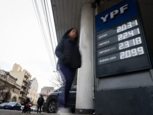 Por la nueva suba del petróleo queda otra vez en suspenso la baja del precio de la nafta
