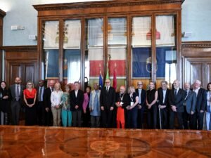 Premios Nobel, científicos y la Iglesia Católica se unen contra las armas nucleares y los riesgos de la Inteligencia Artificial