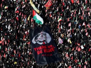 Sepultan a Alí Khamenei en Irán en medio de amenazas a Estados Unidos: “Todo el mundo aquí quiere vengarse”
