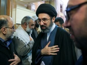 Tras la amenaza de Trump, el líder supremo de Irán asegura que vengará la muerte de su padre: “Es lo que exige nuestro país”