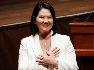 Un día antes de asumir, Keiko Fujimori anunció a tres ministros, incluido el canciller crítico de China y cercano a Estados Unidos
