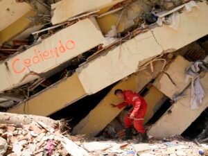 Venezuela supera los 5.000 muertos tras el doble terremoto, mientras el Gobierno define qué hacer con los 2 millones de toneladas de escombros