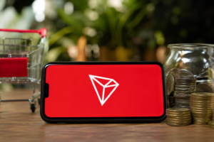 ¿Por qué cae el precio de Tron pese a activar transferencias bancarias directas de TRX?