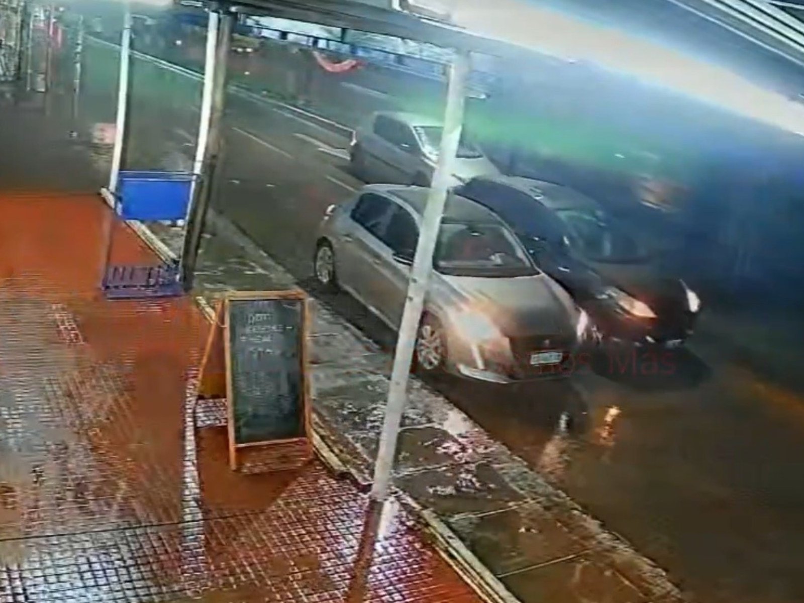A los tiros en plena tormenta en La Matanza: quisieron robarle el auto, era policía y los repelió a balazos