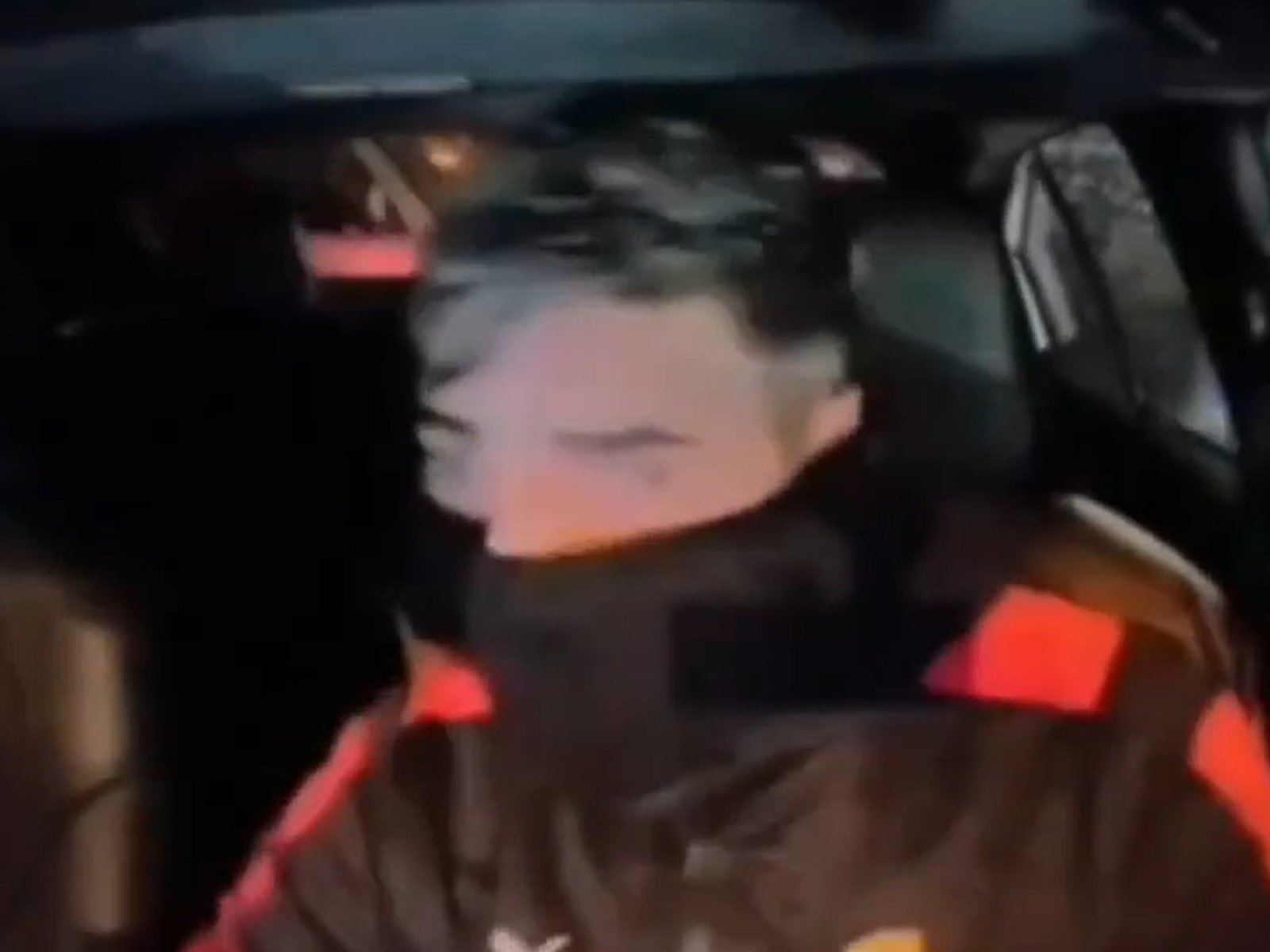 Robaron un auto y quedaron grabados por una cámara interna: nervios, un arma cargada y una alarma que no paraba de sonar