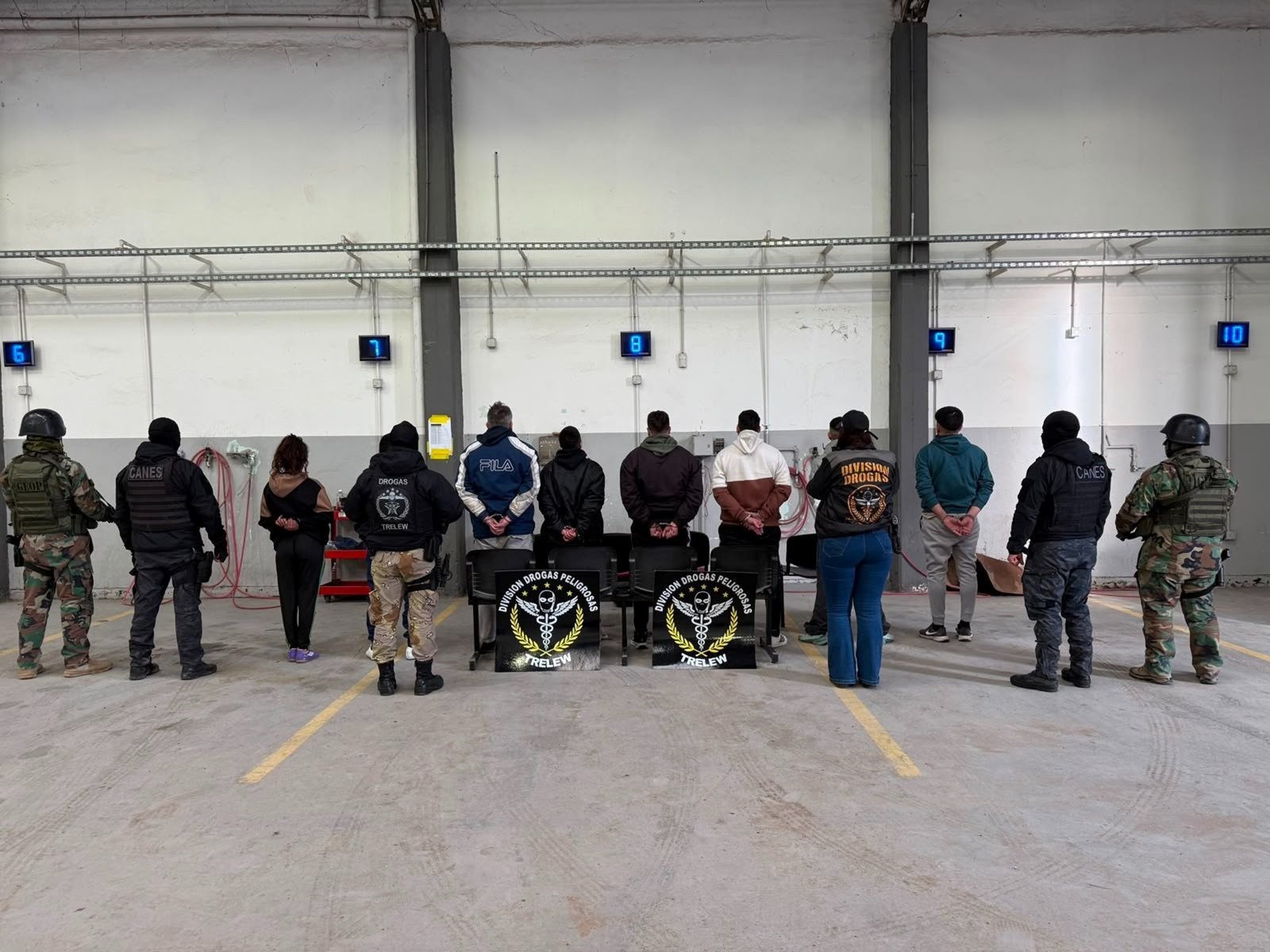 Megaoperativo contra una banda narco dirigida desde la cárcel por "El hombre de las mil caras": 40 allanamientos y 17 detenidos