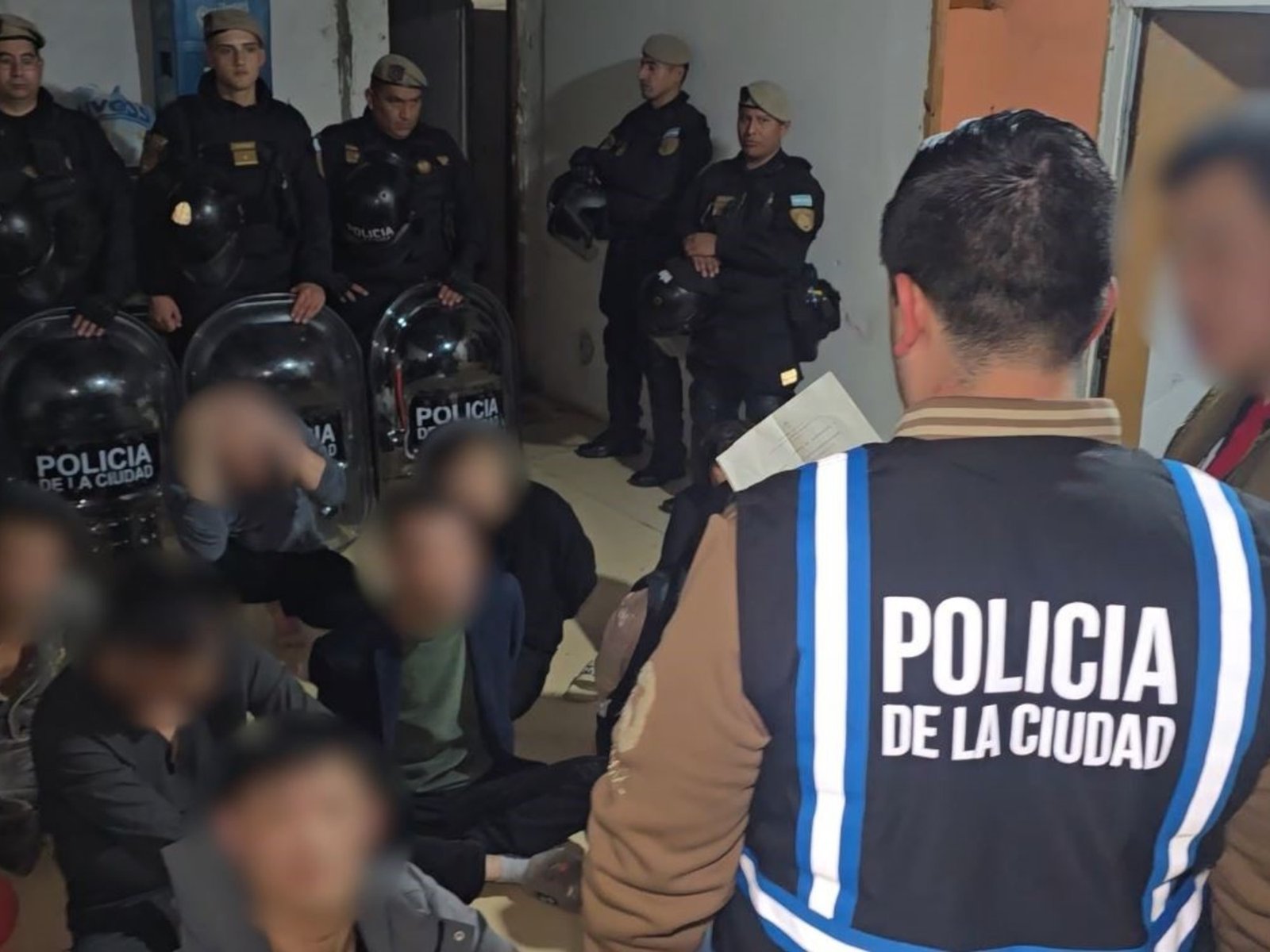 Tiros, incendios y ataques con granadas: así operaba la banda que amenazaba a comerciantes chinos en el AMBA