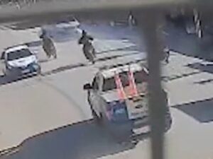 Marcha atrás y a contramano: cómo fue la persecución de película, con tiros y choques, de la policía de Neuquén para atrapar al conductor de una camioneta
