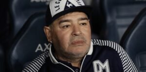 Descubren que a la Junta Médica que analizó cómo murió Maradona le dieron estudios clínicos que eran de Don Diego
