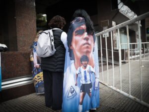 Juicio por Maradona: tras el papelón de la Junta Médica, piden allanamientos, secuestrar la historia clínica e investigar si hubo delito