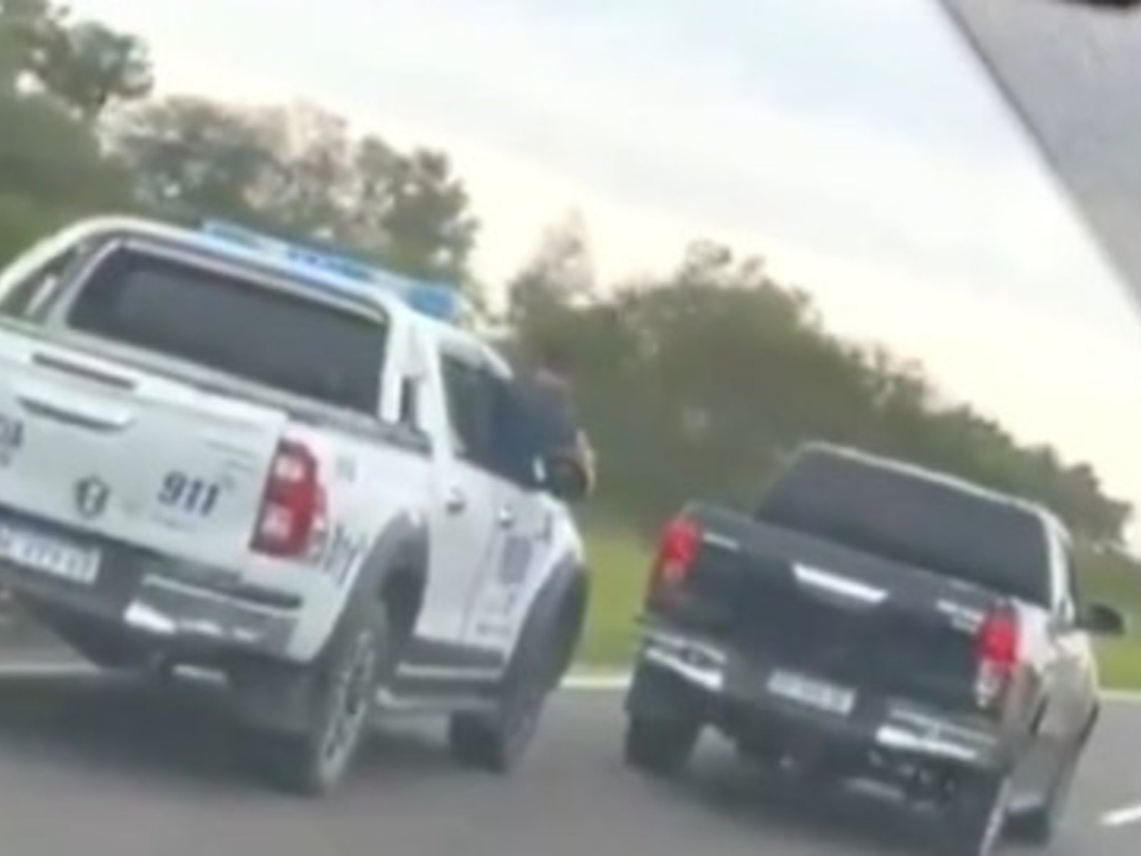 Persecución y tiroteo en la Ruta 11 entre policías y una banda que se dedicaba a robar camionetas en Buenos Aires para venderlas en Formosa