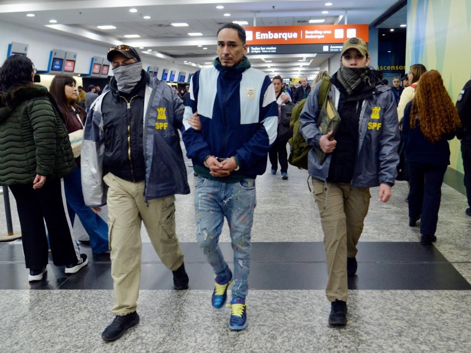 El Gobierno expulsó del país a un narco peruano de la banda de Dumbo: "Uno por uno, hasta que no quede ninguno"