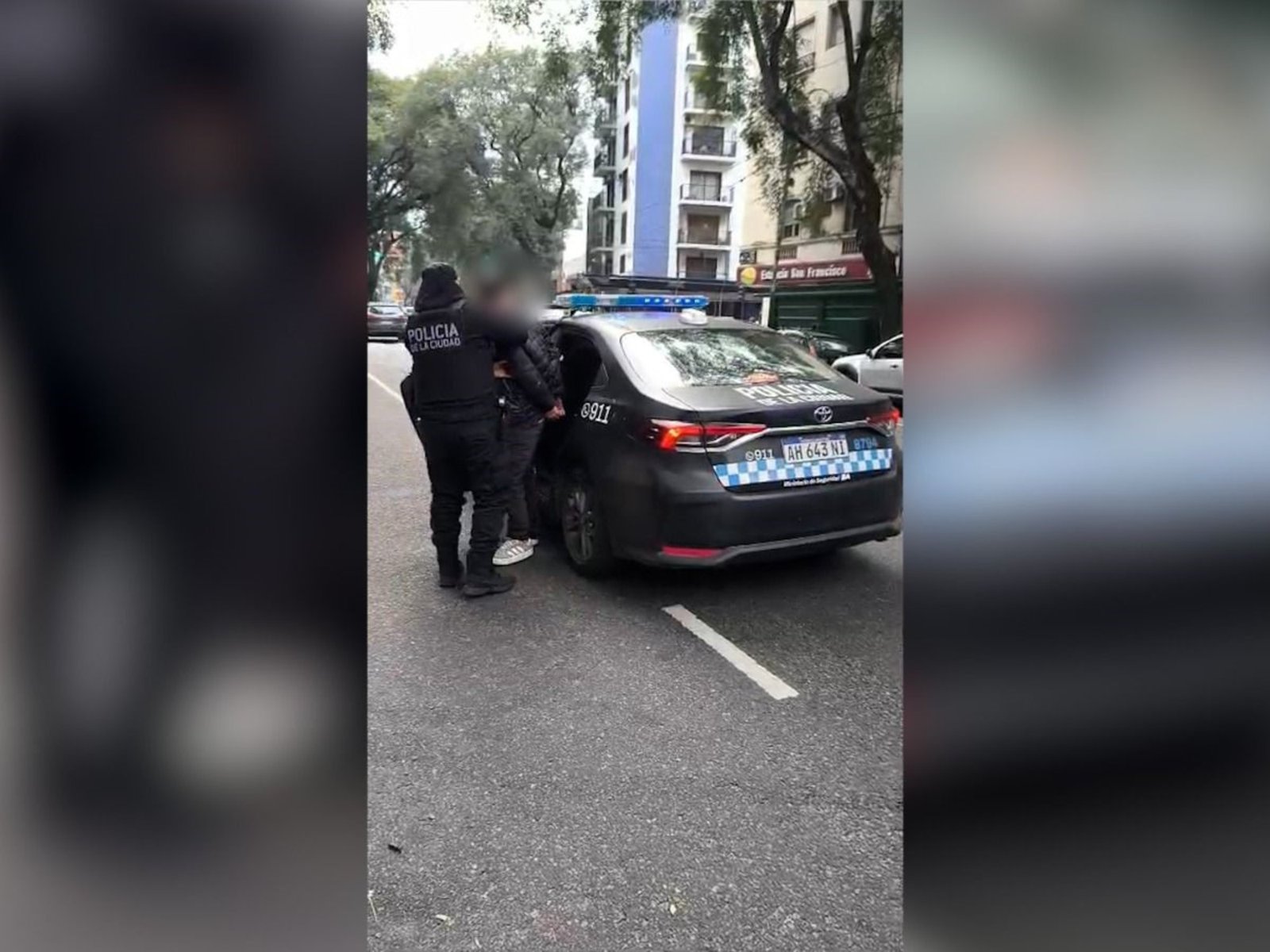 Quiso robar una librería en Colegiales e intentó entrar a dos casas: el fallido raid de un ladrón con 18 antecedentes penales en sólo dos años