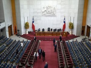 Allanaron el Congreso de Chile en una causa por fraude y sobornos