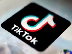 Brasil impone una multa millonaria a TikTok, en una nueva advertencia a las redes sociales