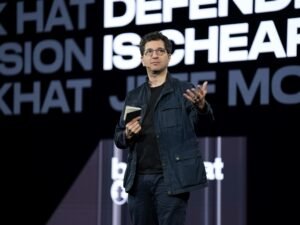 “Convierten el caos en marketing”: tras el hackeo que hizo OpenAI, el fundador de Black Hat advirtió sobre las empresas de IA