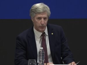 Descartado un Plan Platita, asoma el crédito en dólares