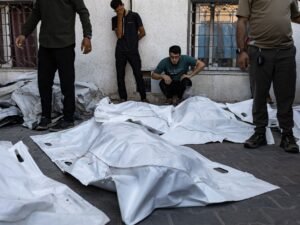 El mortal ataque israelí contra un café en Gaza jaquea el progreso del plan de paz