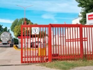 En medio de su presentación en concurso de acreedores, la planta de una láctea paralizada desde enero comenzó su reactivación