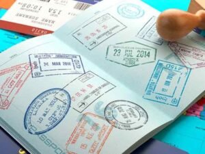 Estados Unidos paraliza las citas para visas: busca entrenar a los consulados a descartar solicitantes que son “una carga pública”