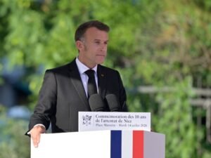 Francia: la máxima autoridad constitucional contradijo a Macron y rechazó la prohibición de redes sociales para menores de 15 años