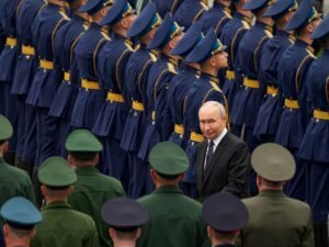“Hay que irse”: en Rusia muchos hombres se preparan para un nuevo éxodo ante una posible movilización para la guerra