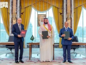 Inestabilidad en Medio Oriente: Arabia Saudita, Turquía y Pakistán firman un pacto de defensa mutua