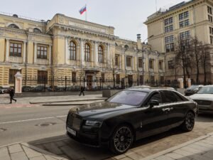 La guerra en Ucrania deja a Rusia sin efectivo y el gobierno impone un férreo ajuste
