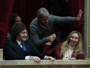 Luis Caputo reclamó una ley que castigue a los periodistas que publican información “sin sustento”: “Pareciera que para algunos mentir es un derecho adquirido”