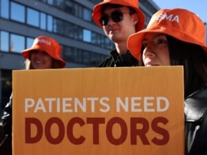 “Monos y sucios”: denuncian un “alarmante” aumento del racismo en los hospitales de Gran Bretaña