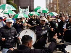 Por el aumento a las universidades nacionales, en junio los salarios registrados subieron el 2,4% versus una inflación del 1,9%