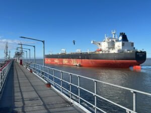 Puertos paralizados: cuánto es el costo argentino para los barcos en comparación con otros países