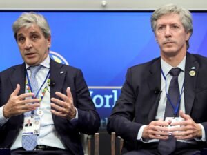Pulseada por el dólar: el Gobierno y el mercado tironean por el tipo de cambio antes de un vencimiento de deuda clave