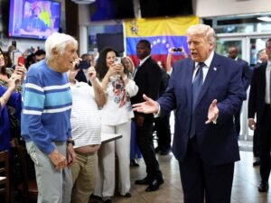 Trump anuncia un acuerdo petrolero con Venezuela y promete una baja en el precio del combustible: “Esta transacción duplica nuestras reservas de crudo”