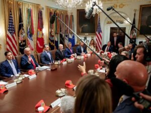 Trump rompe el récord de funcionarios ultrarricos en la Casa Blanca, con fortunas de más de US$ 100 millones