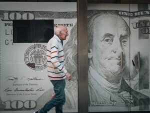 “Una línea en la arena”: para el mercado, el Gobierno salió a vender dólares y le puso un techo a la divisa en $1.500