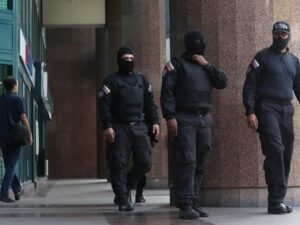Venezuela desmantela los puestos de control policiales usados durante una década para la vigilancia y la represión