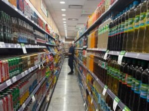 ¿Cambia la tendencia?: en julio se desaceleró la caída del consumo en supermercados