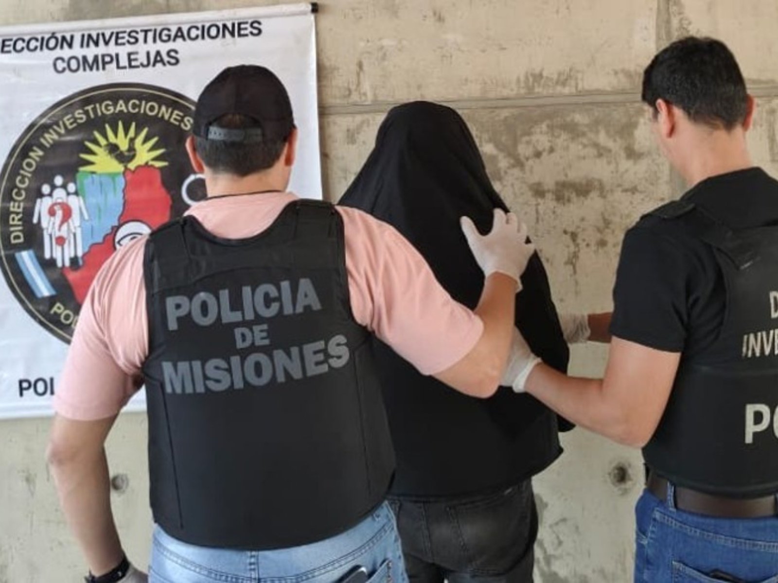 Se entregó un excomisario de Misiones acusado de abusar de sus hijastras: estuvo 11 días prófugo