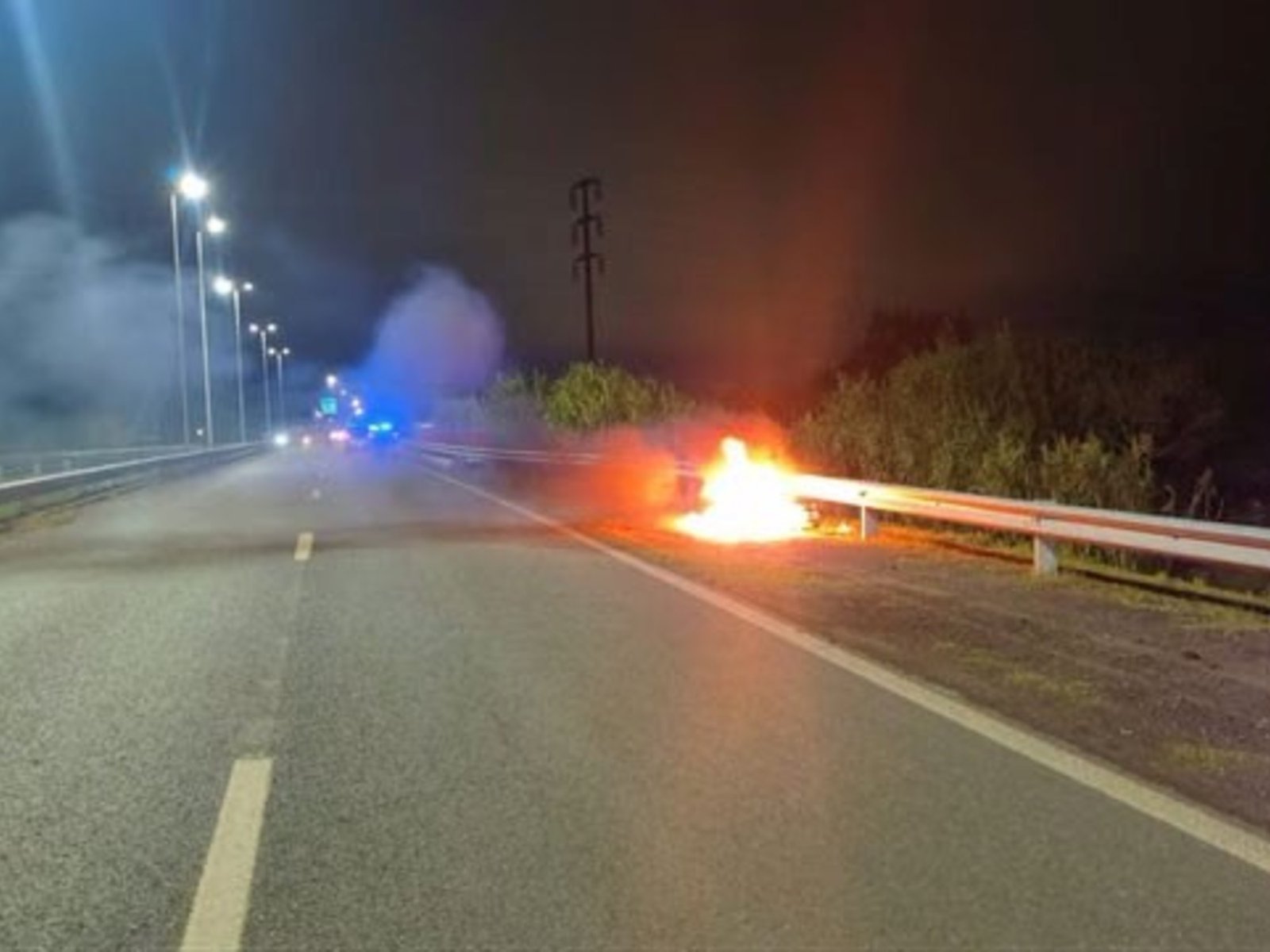 "Quédense con la moto, yo me voy": le dio positivo el control de alcoholemia y prendió fuego el vehículo