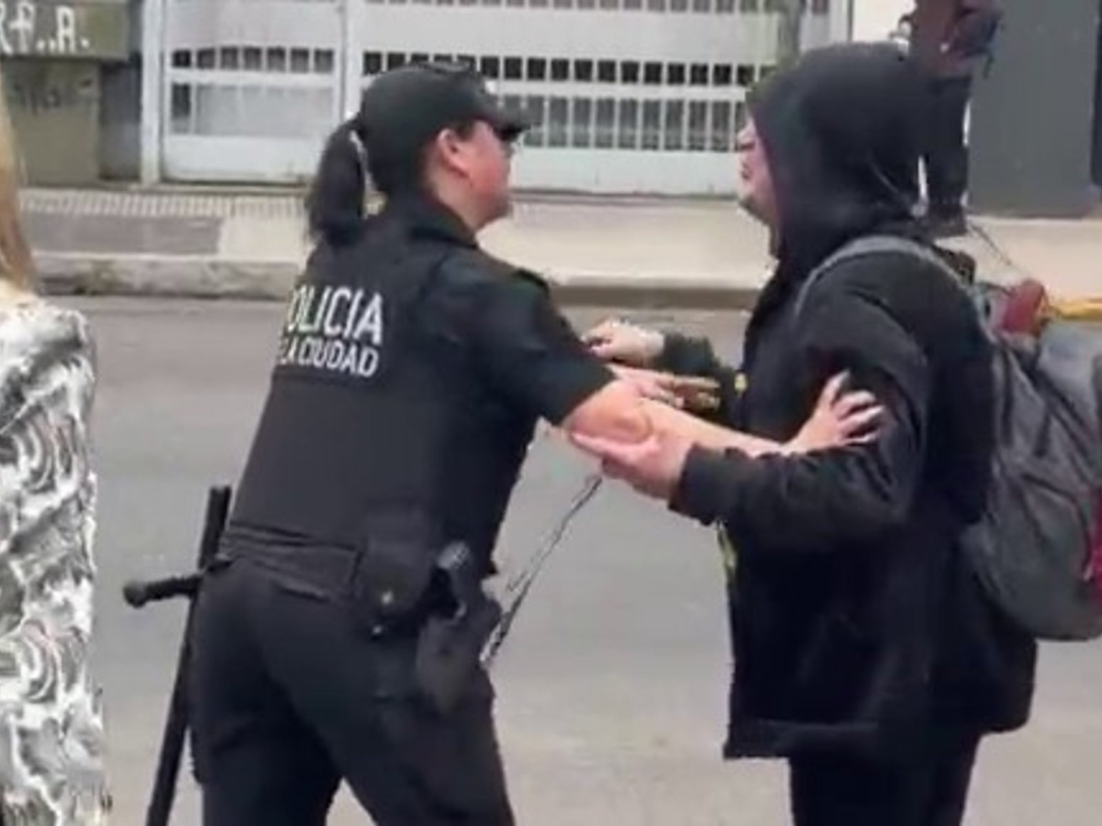 "Me tengo que reunir con el 'Chiqui' Tapia": la frase del "Pity" Álvarez cuando quiso escaparse del Hospital Tornú en medio de una crisis
