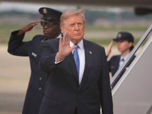 Estados Unidos: Donald Trump propone quitar beneficios impositivos a las escuelas privadas que brindan ayuda en función de la raza