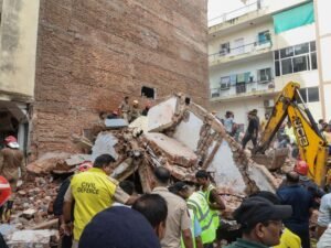 Tragedia en India: Se derrumbó un hostal universitario y dejó al menos siete muertos