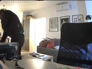 Aprovecharon la despedida de Messi para desvalijar un departamento que estaba vacío en Palermo: el video del robo