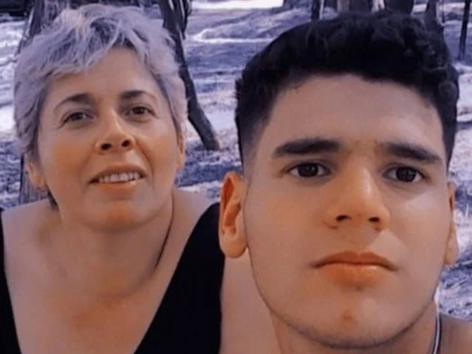 Le había donado un riñón a su hijo, iban a un control y los chocó un Scania: murieron los dos y el chofer municipal