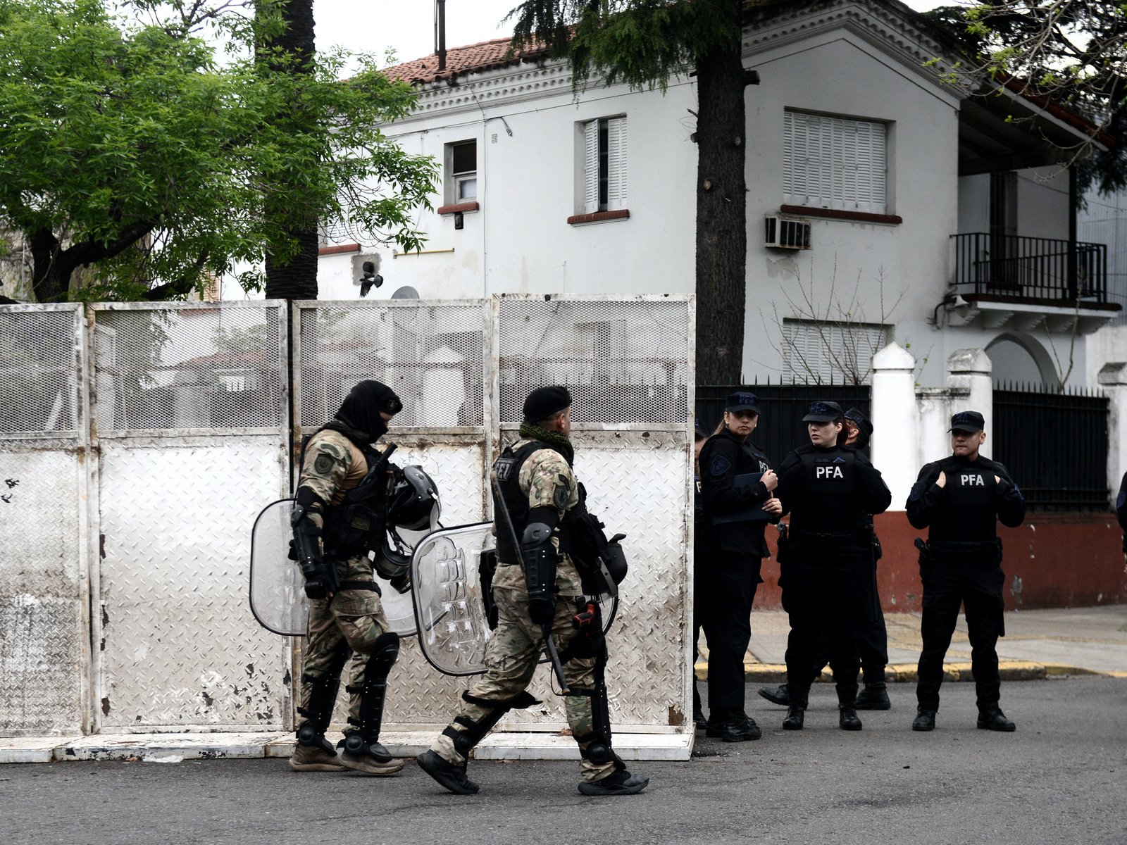 Los vecinos de la cárcel de Devoto: entre celebrar el cierre y la preocupación de que quede abandonada