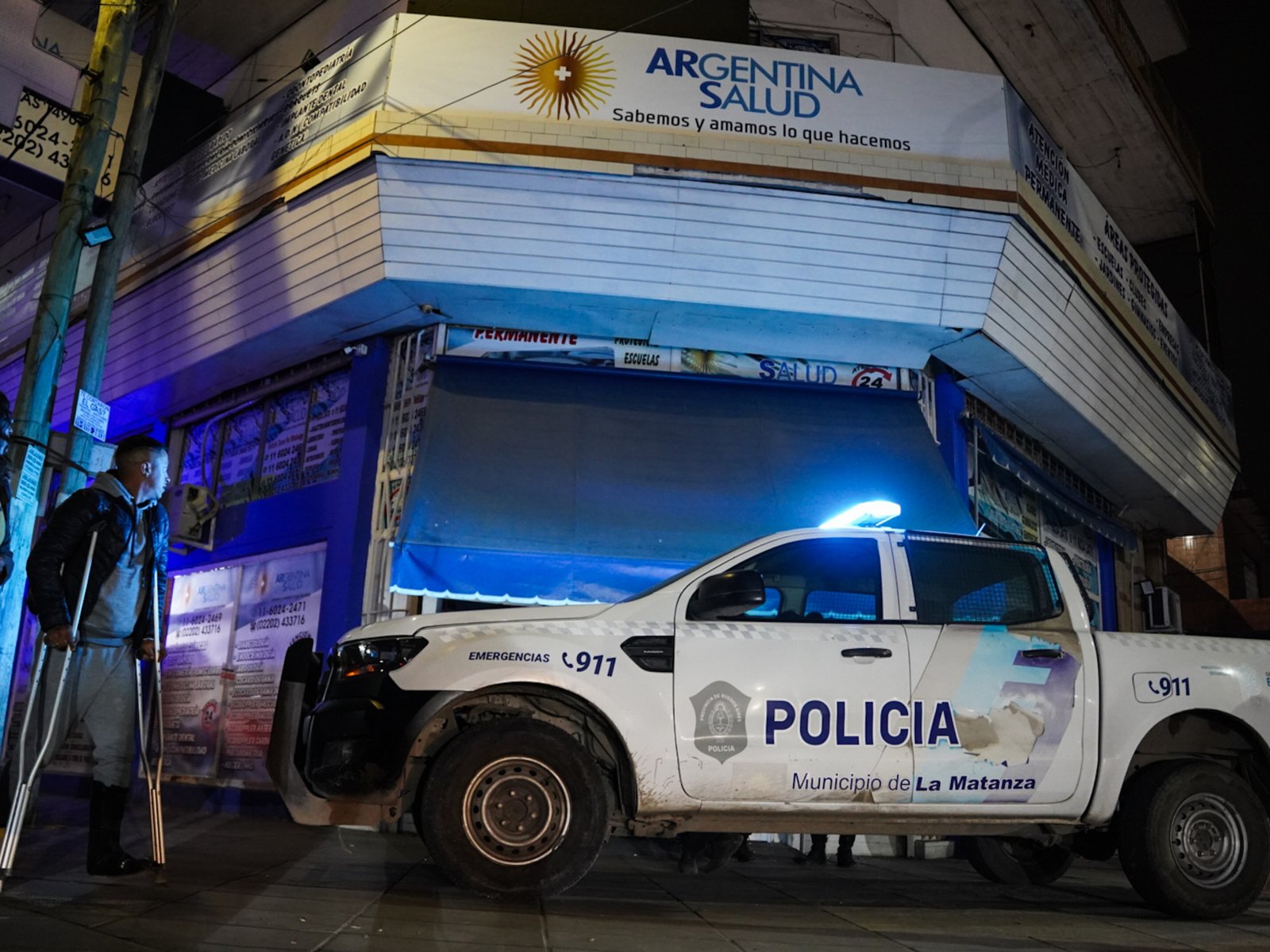 Cae una banda de falsos médicos: dictaban instrucciones para suturar por Whatsapp y operaban con ambulancias truchas